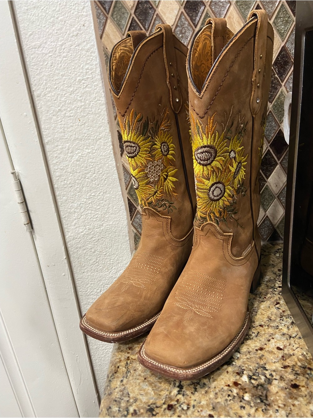 Women's Tan Western Sunflower Embroidered Cowboy Boots